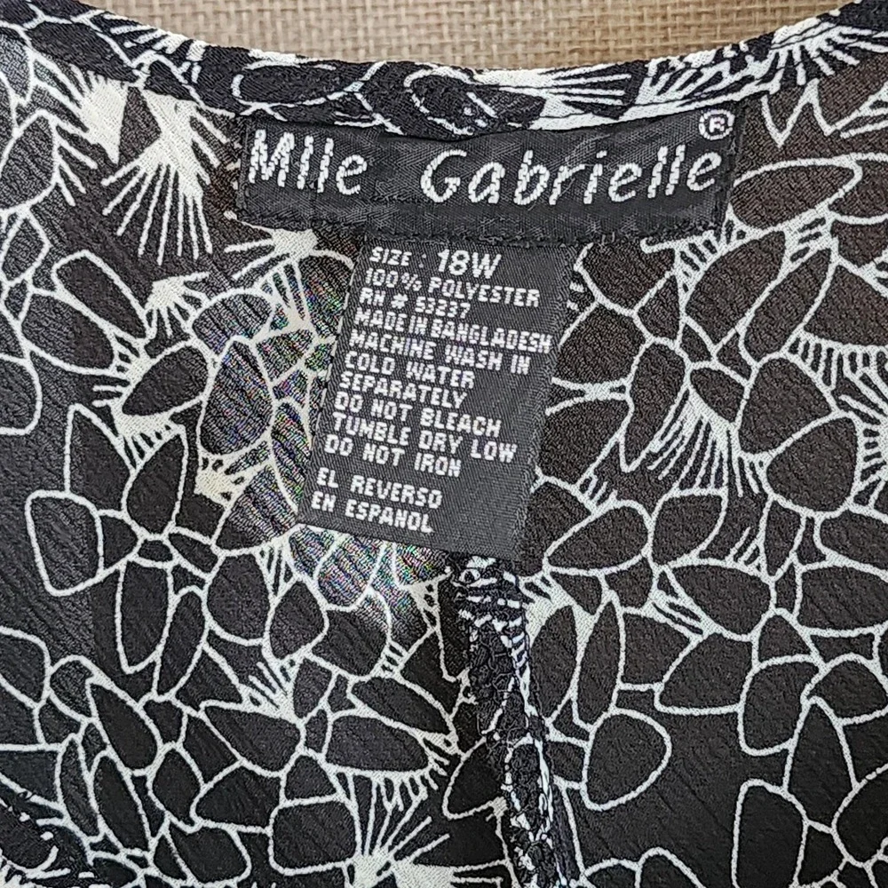 Mlle Gabrielle 18W Black White Abstract Y2K Asymmetrical Split Sleeve Midi Dress
